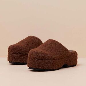 Brown Fur Platform Clogs